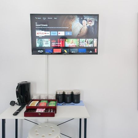 Wood Green Budget Rooms - Next To Mall & Metro Station - 10 Min To City Center Londen Buitenkant foto