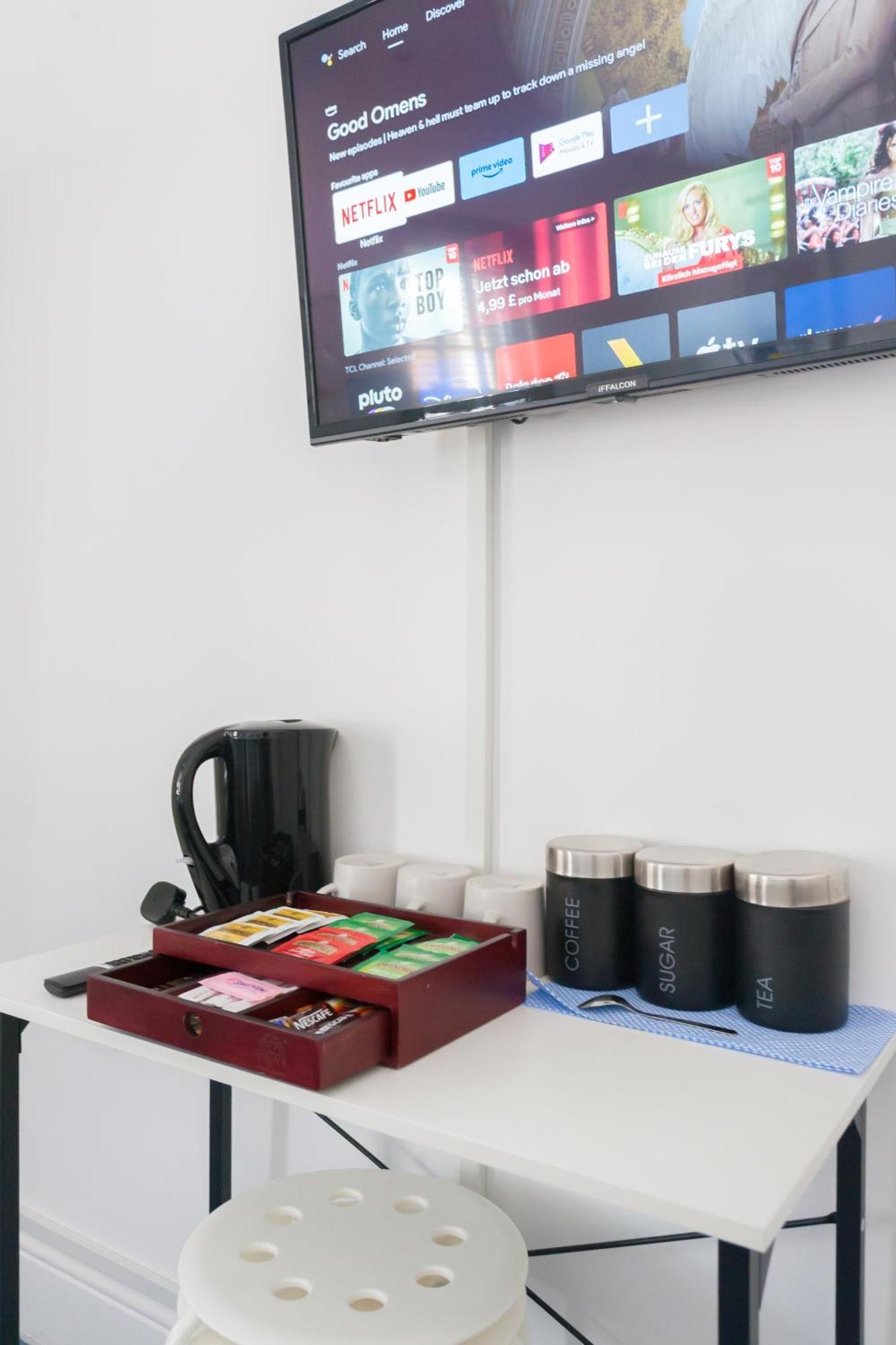Wood Green Budget Rooms - Next To Mall & Metro Station - 10 Min To City Center Londen Buitenkant foto