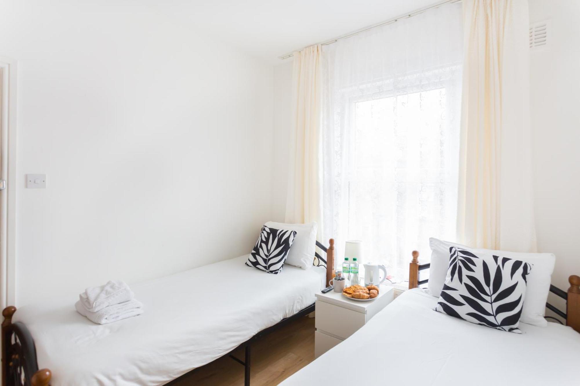Wood Green Budget Rooms - Next To Mall & Metro Station - 10 Min To City Center Londen Buitenkant foto